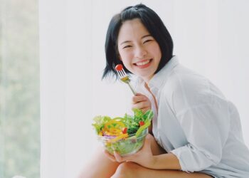 皮膚不好該吃什麼？營養師提供6個美白養顏必吃營養素