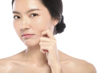 缺乏膠原蛋白有哪些症狀？不只皮膚老化，關節、骨質疏鬆絕不能忽視