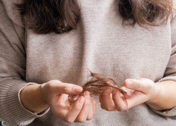 掉髮原因有哪些？釐清造成落髮原因才能有效根治