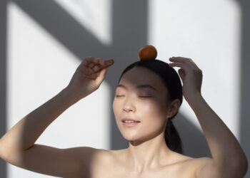 頭髮乾燥原因有哪些？改善頭髮毛躁的保養之道！