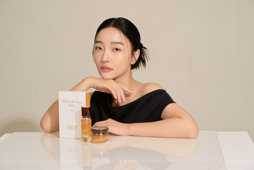 「DR.H」品牌由曾柏翰中醫師領軍研發，強調將中醫傳統「君臣佐使」的配方邏輯，與當代生物科技核心「外泌體（Exosome）」及「PDRN」深度結合，為 30 歲以上面臨細胞再生機能下降的族群，提供具備科學實證的深層修復方案。