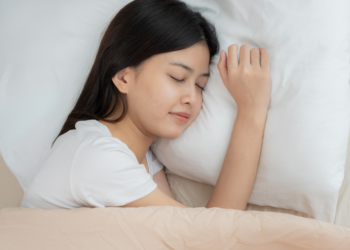 翻來覆去睡不著怎麼辦？邱馨卉中醫師解析3大失眠類型與助眠方法